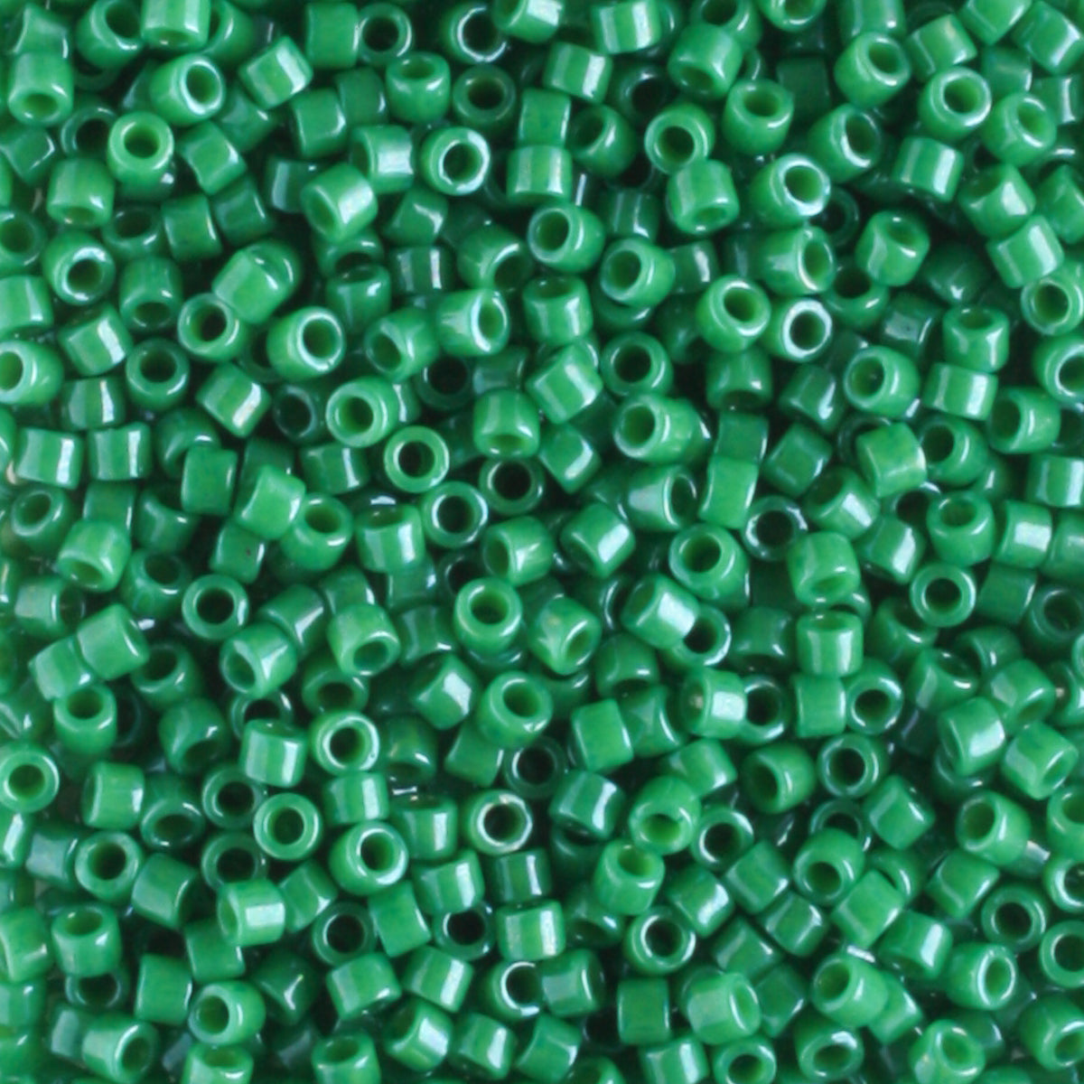 DB0656 Opaque Green