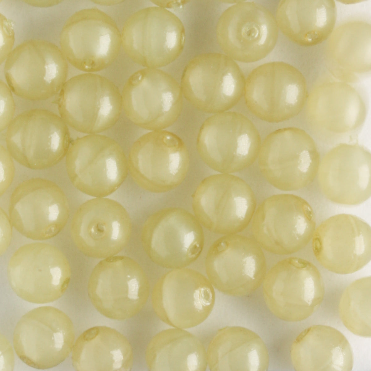 4mm Druk Opal Light Lime - 100 beads