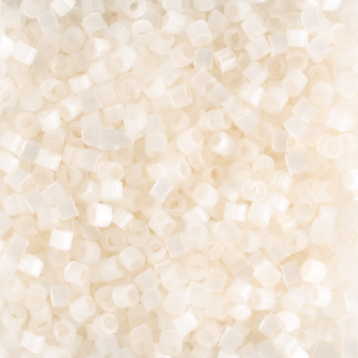 DB0673 Silk Ivory
