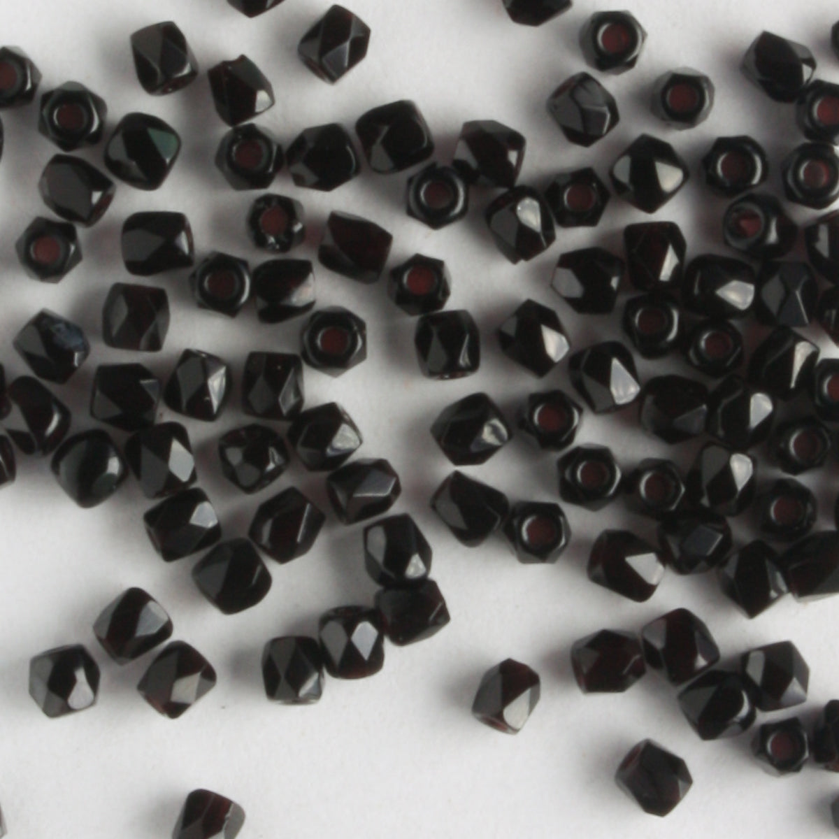True 2mm Round Fire Polish Jet
