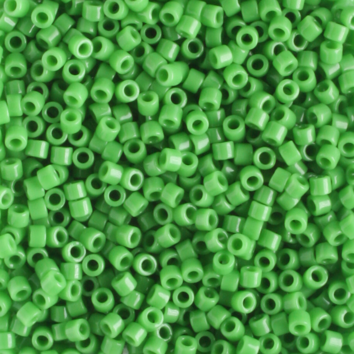 DB0724 Opaque Pea Green