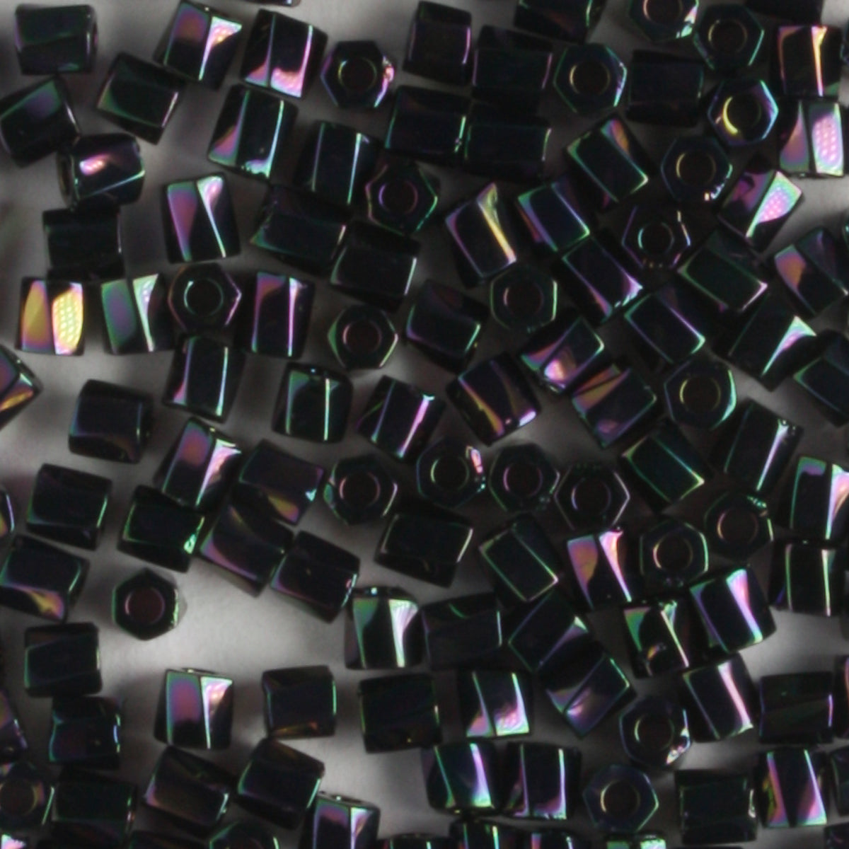 10/0 Hex Cut with a Twist Metallic Rainbow Violet - 10 grams