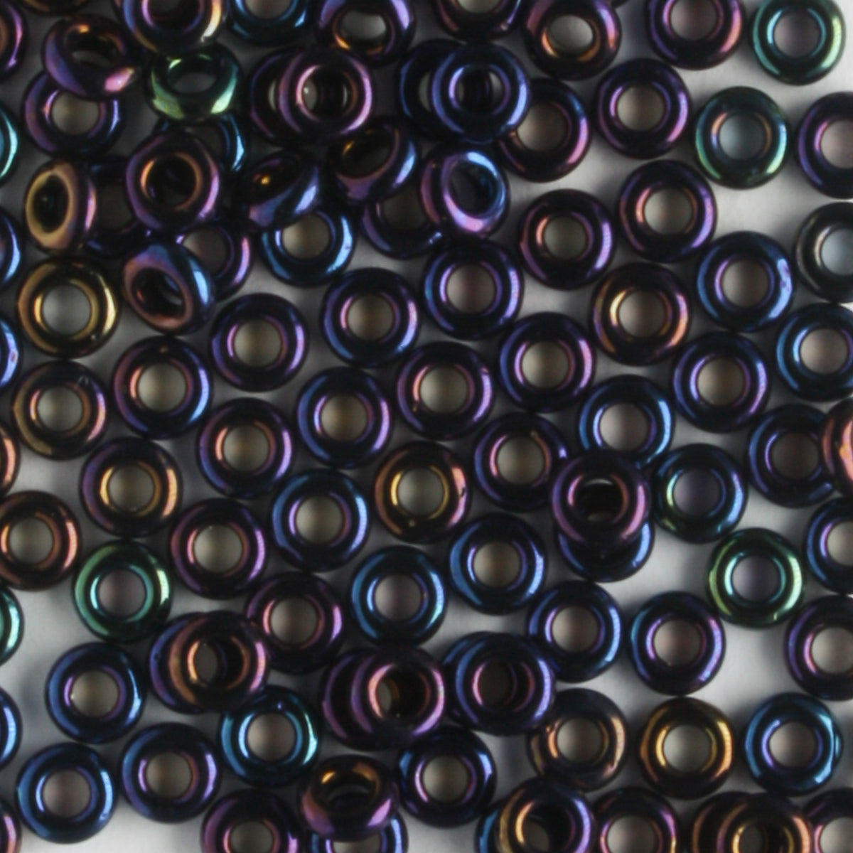 8/0 Demi Round Metallic Nebula - 10 grams