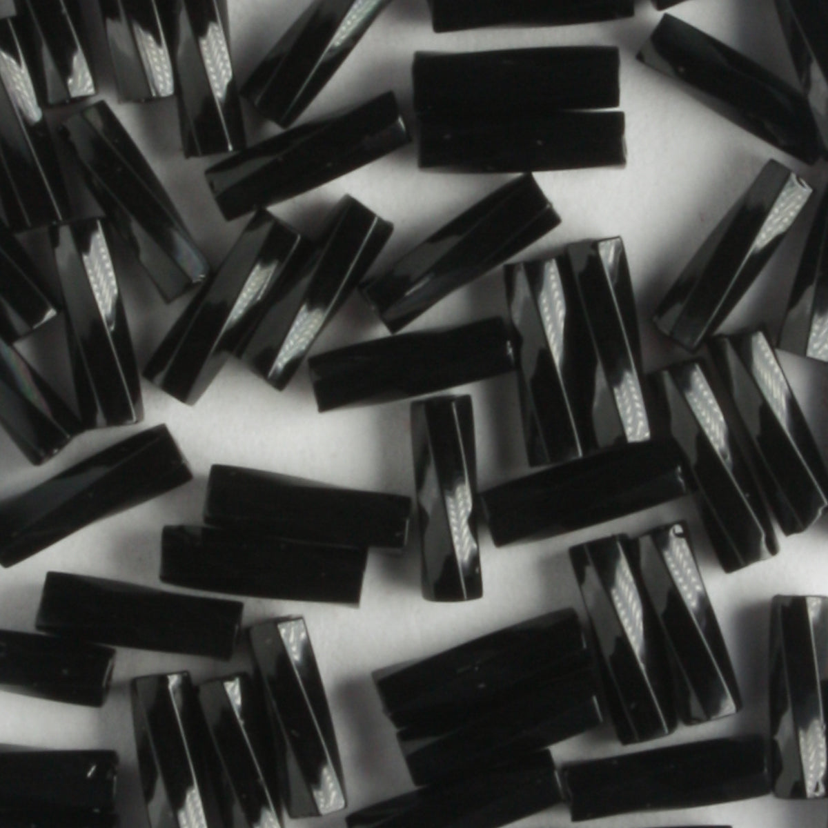 6mm Twisted Bugle Opaque Black