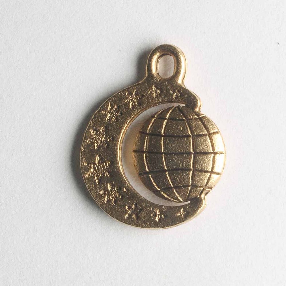 Charm - Globe