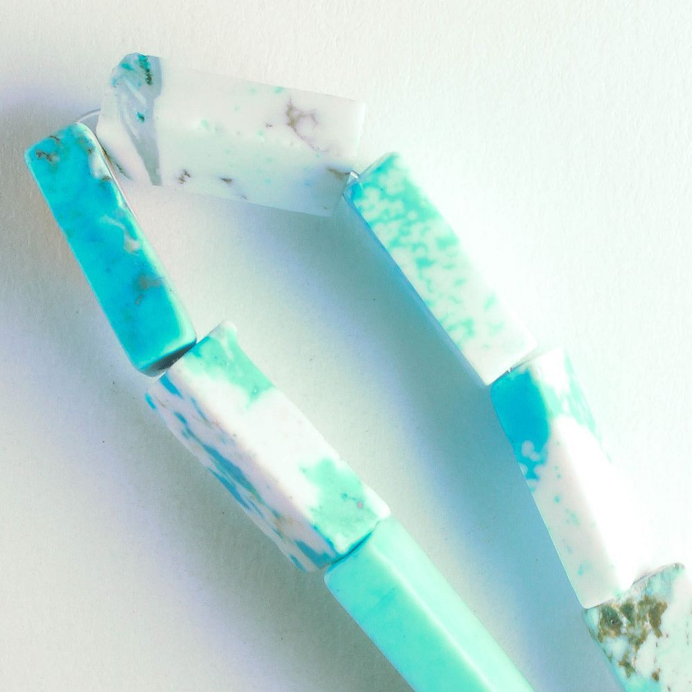 Chalk Turquoise, Dyed - 8" strand