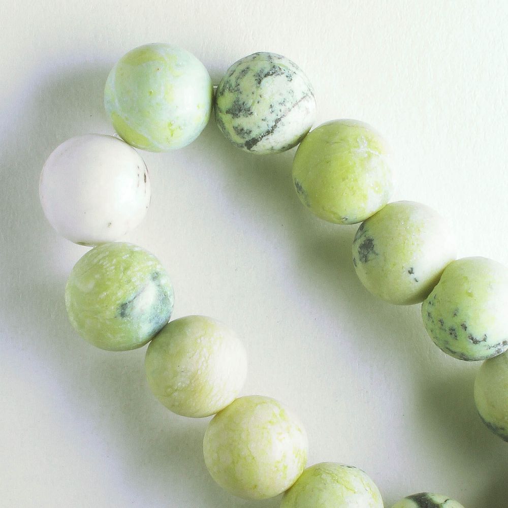 Yellow Chalk Turquoise, Dyed - 8" strand