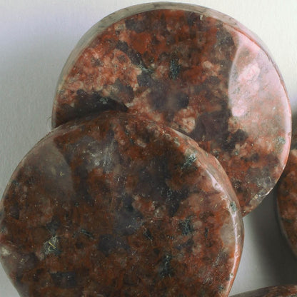 Red Feldspar - 8" strand