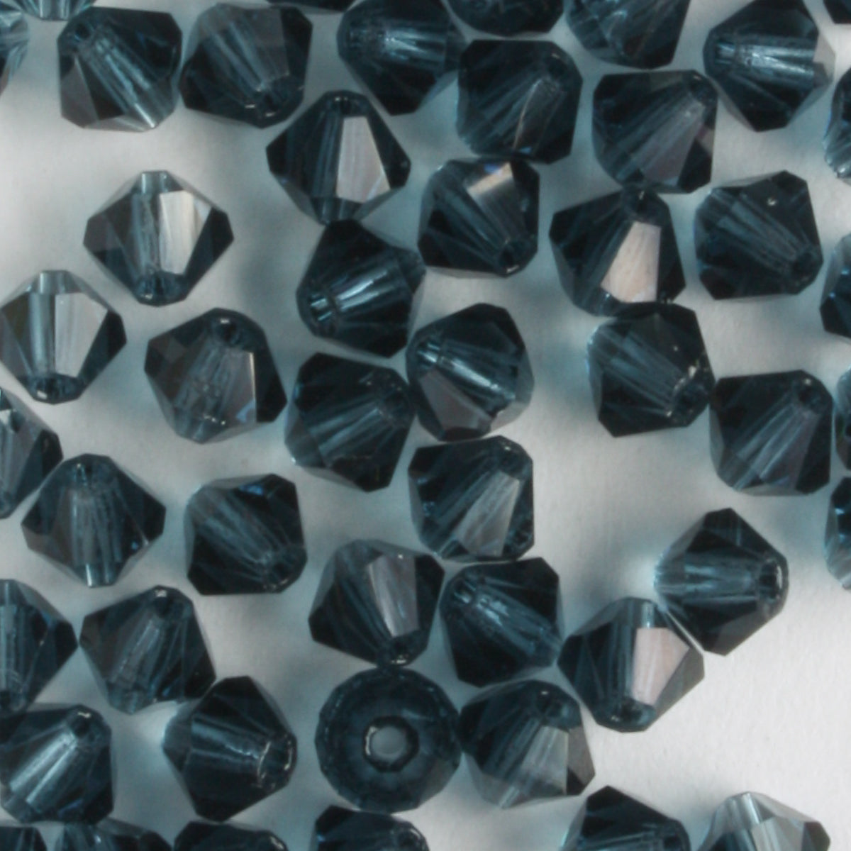 4mm Bicone Montana