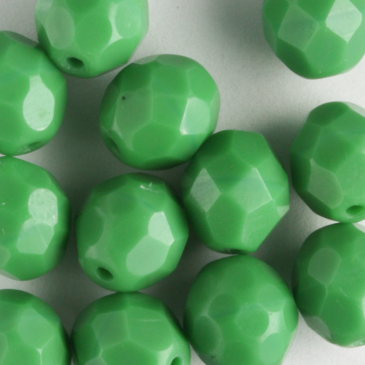 8mm Round Fire Polish Grass Green
